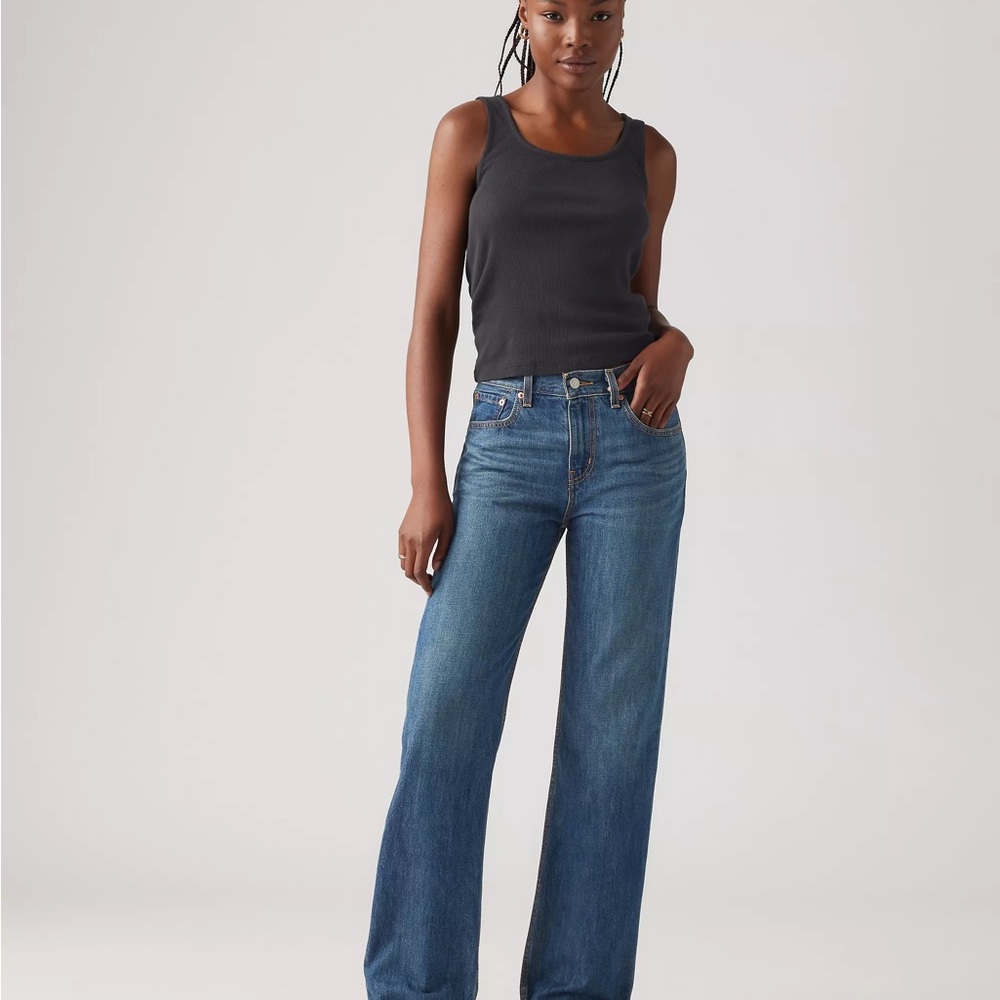 Levi’s low pros dark wash